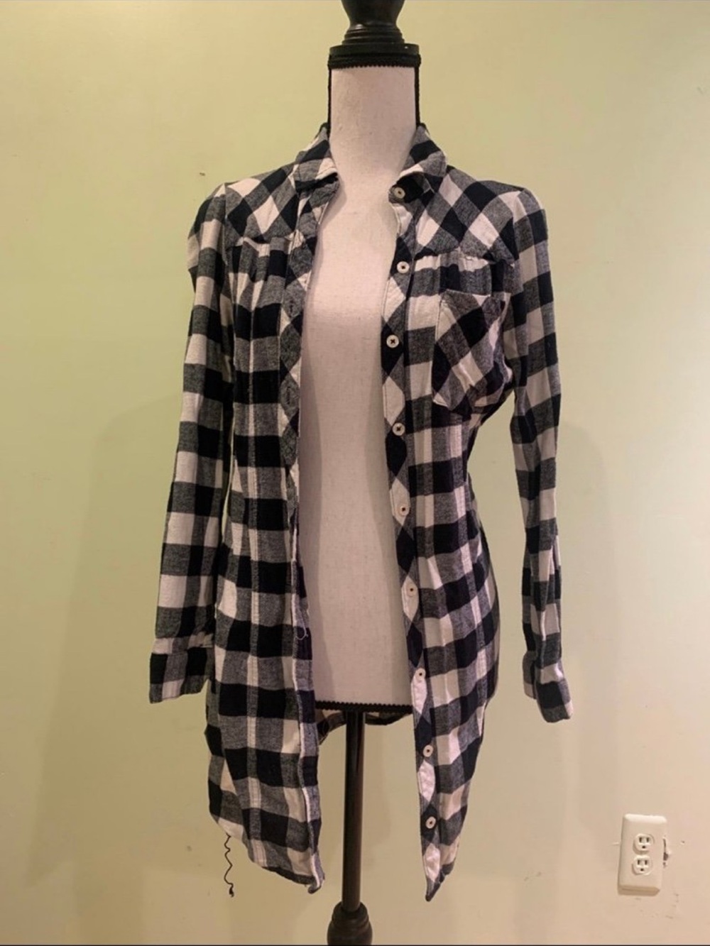 Forever 21 Black and White Plaid Long Button-Up Shirt Jacket